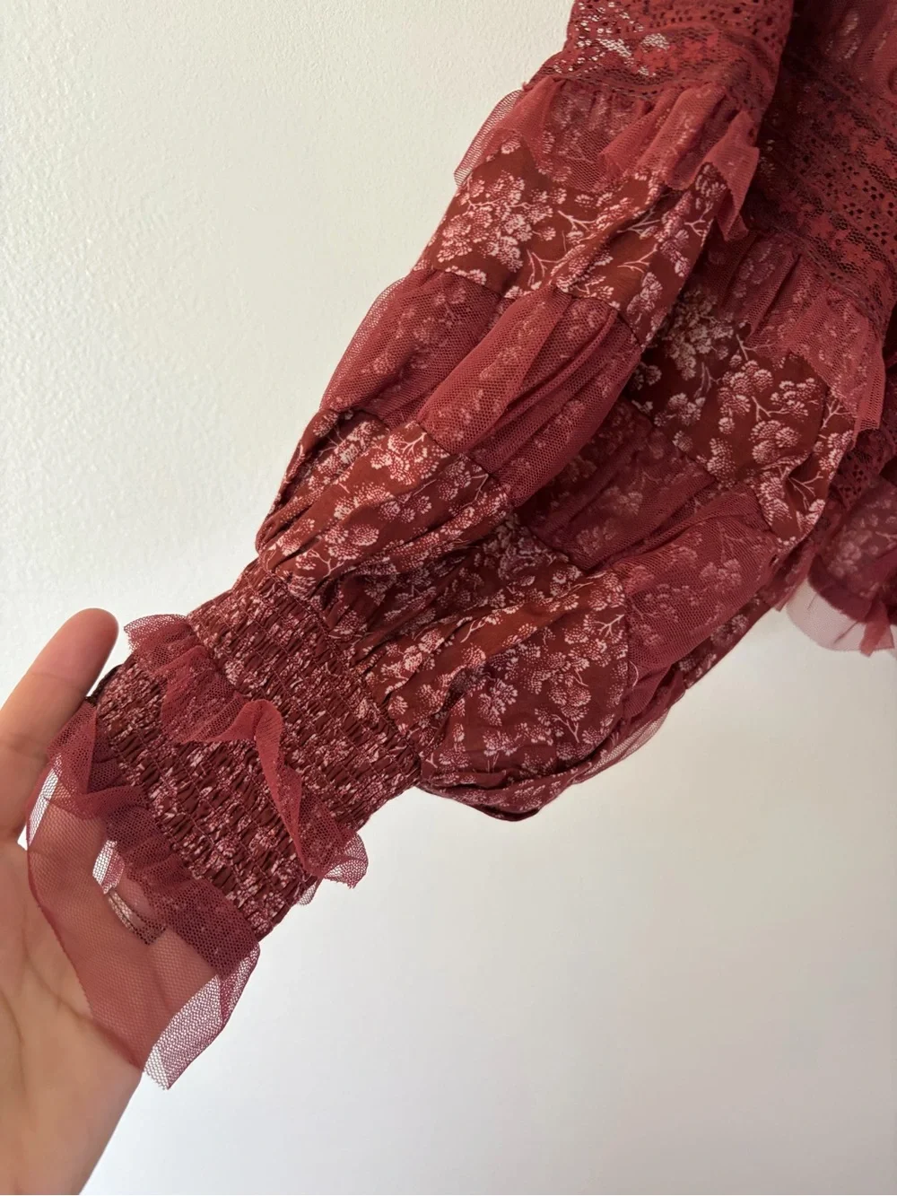 By Antropologie Ruffled V-Neck Popover Balloon Sleeve Red Floral Boho Blouse